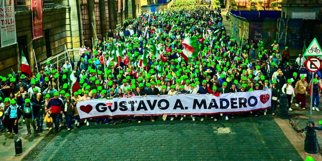 Miles de vecinos de Gustavo A. Madero acompañaron a la presidenta Claudia Sheinbaum en el Centro Histórico.