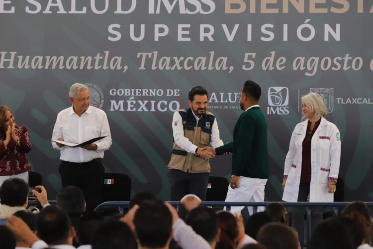 Reconocimiento a Gustavo Adolfo Acosta Oliva, auxiliar enfermero general.