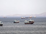 Estados Unidos lanza nuevos bombardeos contra Irán tras ataques a petroleros en Ormuz.