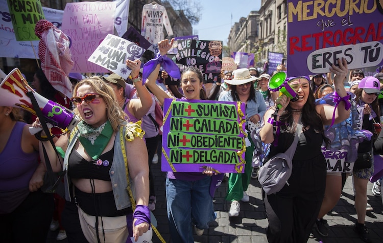 Marcharon más de 200 mil mujeres en el 8M CDMX.