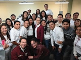Mario Delgado Carrillo, secretario de Educación Pública, presentó el balance del primer semestre de 2026; de pie y al centro, la presidenta Claudia Sheinbaum.