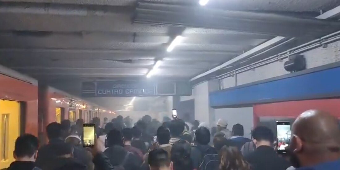 Así desalojaron la estación Hidalgo tras reporte de presencia de humo.
