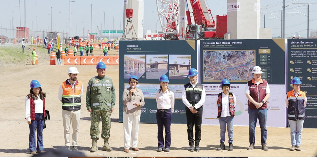 Claudia Sheinbaum (c.), Presidenta, en supervisión, ayer