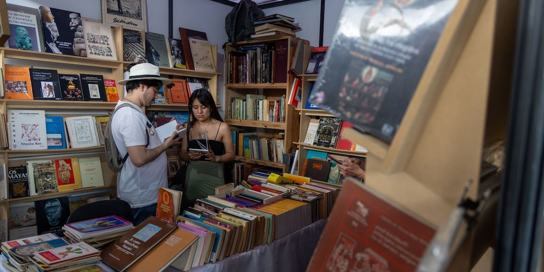 Asistentes a la 37 Feria Internacional del Libro de Antropología e Historia, el 16 de agosto de 2026.