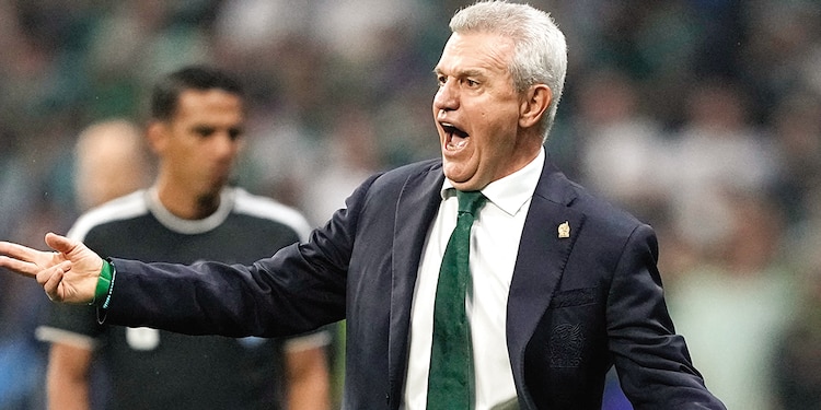 Javier Aguirre, técnico de futbol