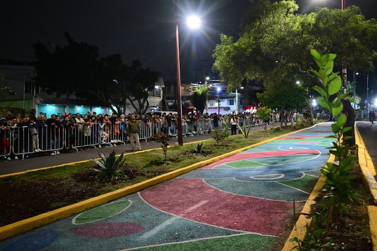 Trabajos del Plan Oriente transforman espacios públicos para garantizar traslados seguros de las familias en Ecatepec.