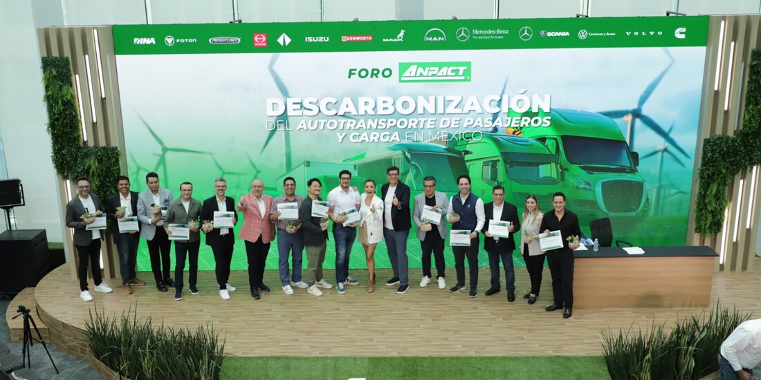 Foro "Descarbonización del Autotransporte de Pasajeros y Carga en México".