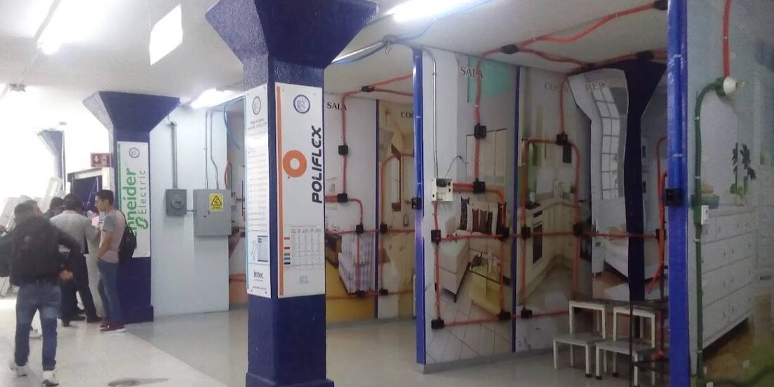 Instalaciones de la Escuela Mexicana de Electricidad, en Centro Histórico.