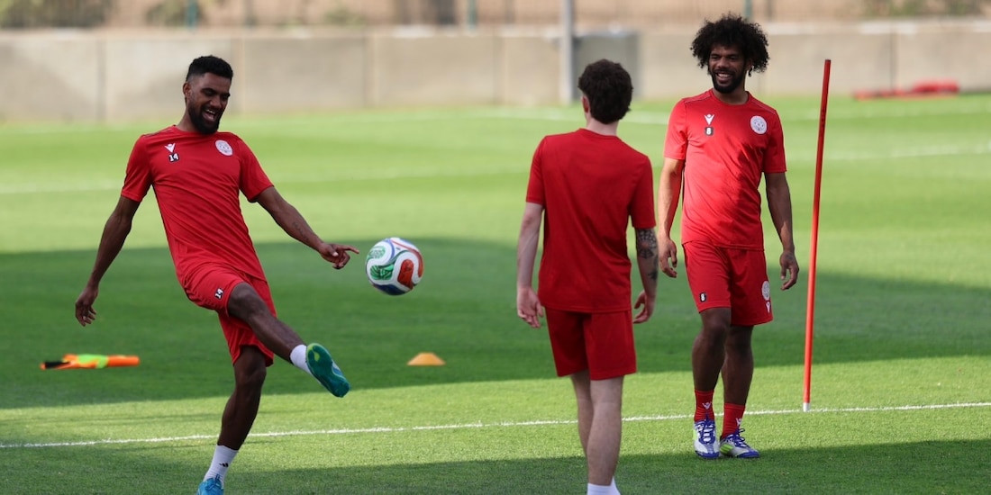Los futbolistas de Nueva Caledonia en un entrenamiento en Guadalajara, en las instalaciones del Atlas.
