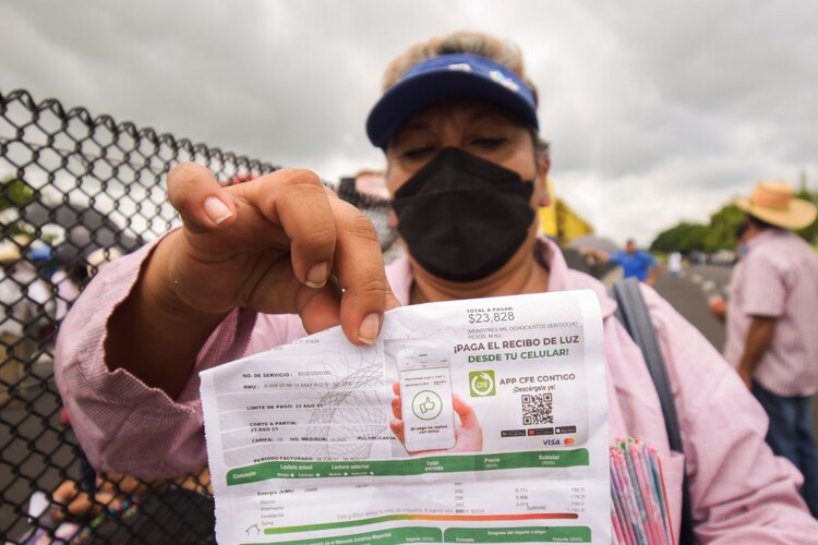 Consulta tu recibo de luz CFE en línea; te compartimos tres formas para hacerlo