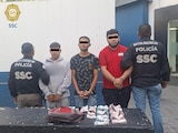 Detienen a tres presuntos extorsionadores que operaban en zona Centro de la CDMX.