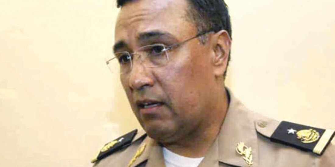 Un juez de Vancouver, Canadá, le retiró el pasaporte al general Eduardo León Trauwitz.