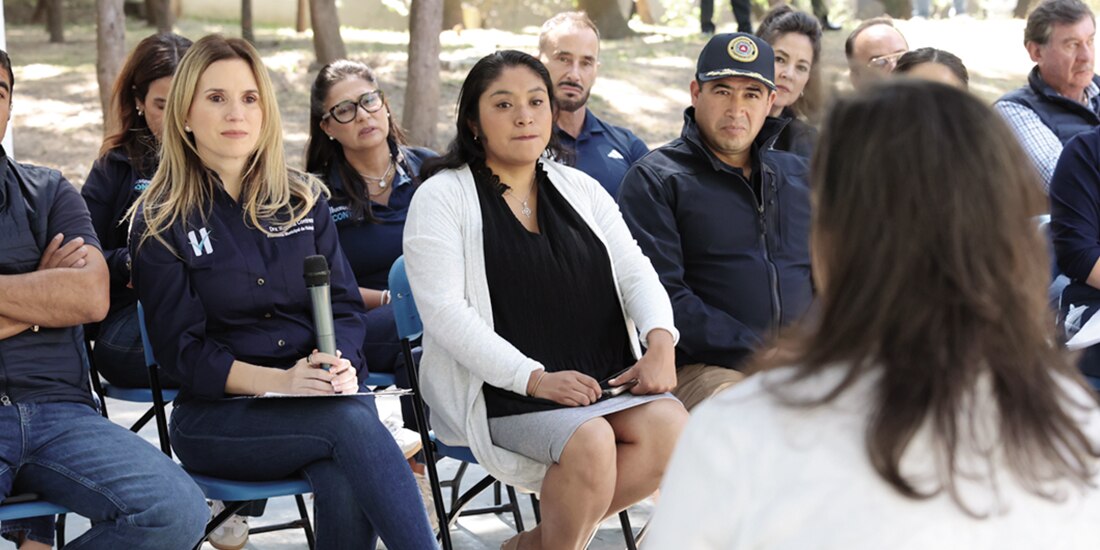 Romina Contreras en una reunión ciudadana, el 28 de octubre.