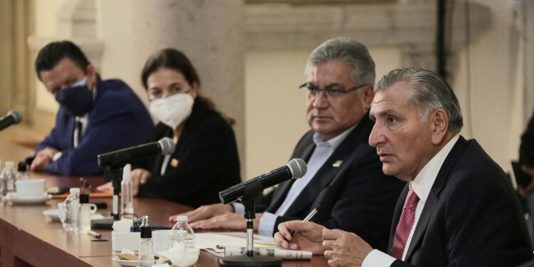 Adán Augusto López señaló que las peticiones de la SNTE se van a resolver.