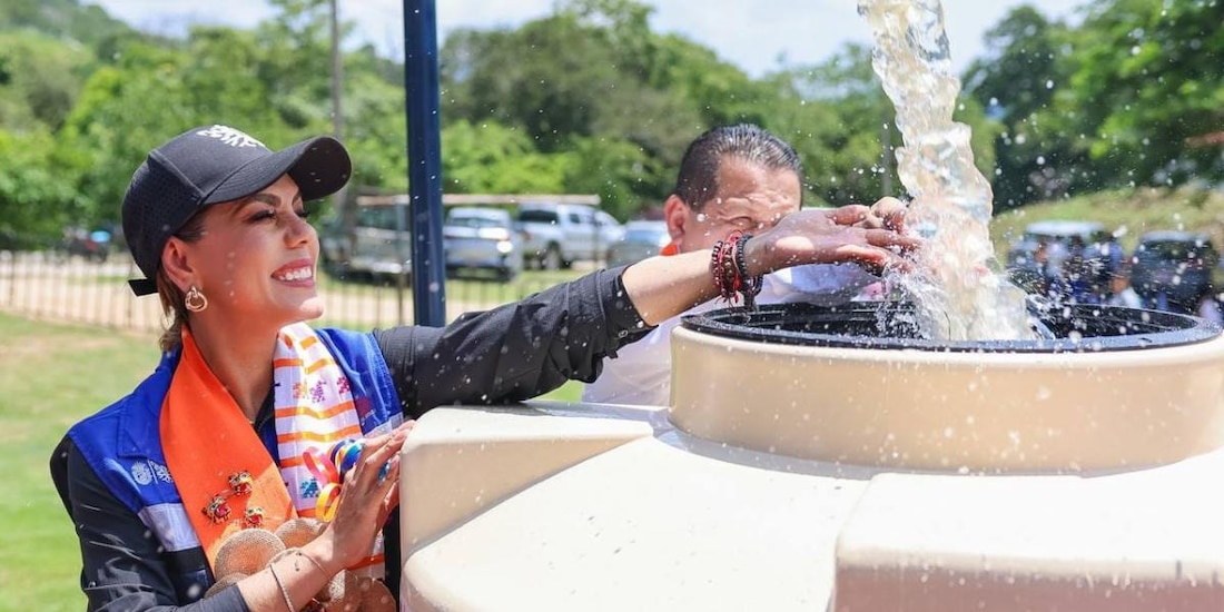 La titular del Ejecutivo estatal, Evelyn Salgado Pineda, encabezo el corte de listón inaugural en el municipio.