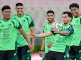 Jesús Gallardo, Memote Martínez, Orbelín Pineda, Luis Chávez y Luis Romo en un entrenamiento de la Selección Mexicana.