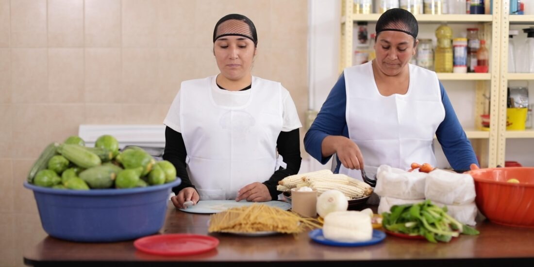 Mario Delgado informa que SEP obtiene 5 fallos a favor en tribunales por alimentación sana en escuelas.