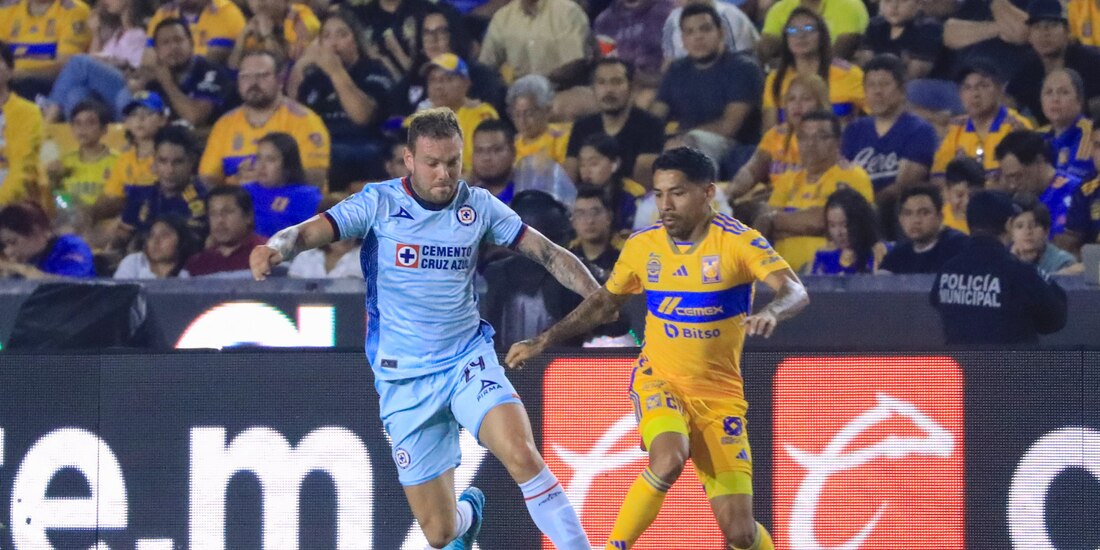 Tigres se impuso 2-1 a Cruz Azul en el duelo más reciente entre ambos.