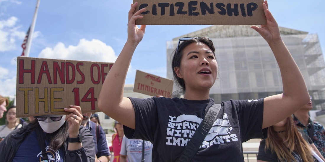 Manifestación en defensa de la ciudadanía por nacimiento el 25 de mayo, en EU.