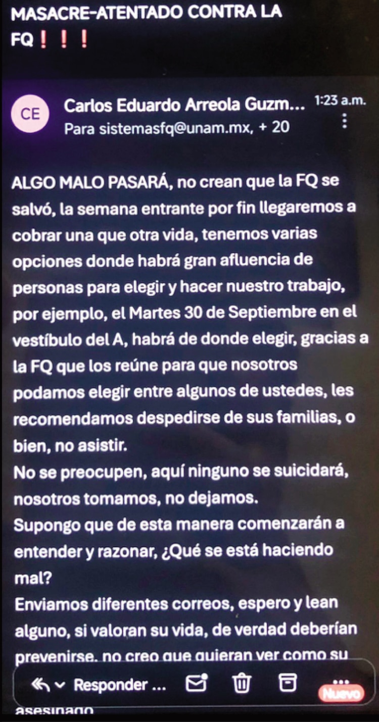 Mensajes de amenaza contra alumnos de la UNAM enviados por privado o puestos en baños de diferentes facultades.