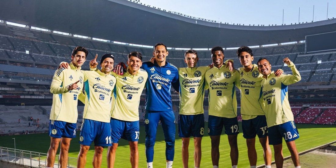 El Club América se toma la foto oficial.