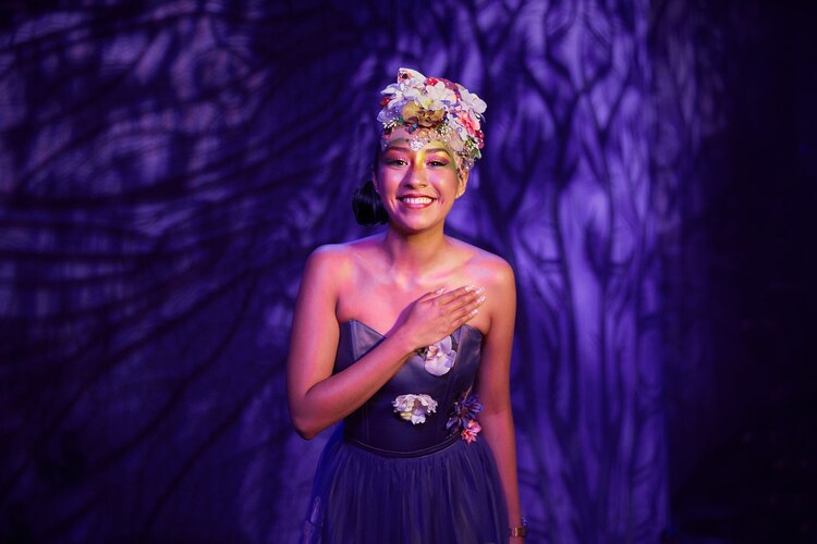 Con la mano en el corazón. Parte del equipo de JOYÀ recibe a los huéspedes con el “Saludo Vidanta”.