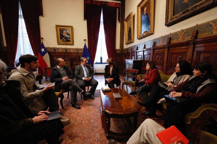 Rectores buscan programa para incrementar el intercambio docente entre México y Chile.