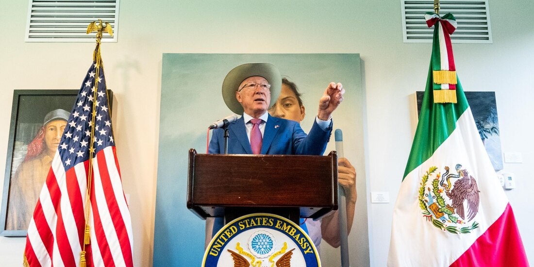 Ken Salazar, embajador de Estados Unidos en México, encabezó la conferencia de prensa con motivo de la reunión de seguridad entre las comitivas americana y mexicana.