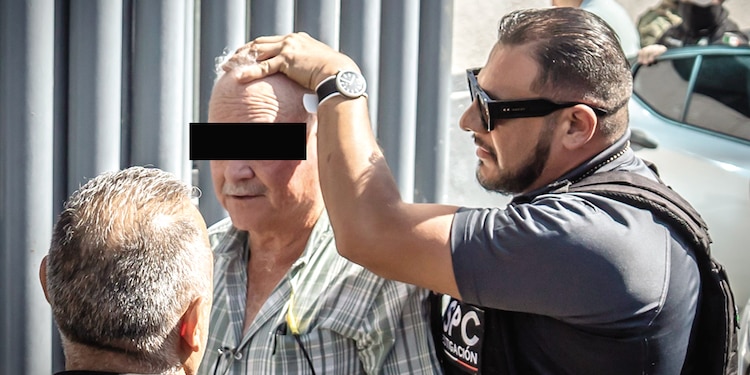 El actual consejero consultivo de Somos MX, al ser detenido el jueves.
