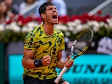 El español Carlos Alcaraz celebra un punto ante el finlandés Emil Ruusuvuori en el Abierto de Madrid el viernes 28 de abril del 2023.