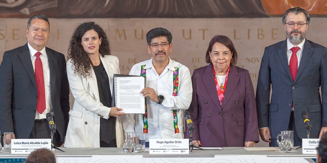 Néstor Vargas, Luisa Alcalde, Hugo Aguilar, Celia Maya y Gilberto Bátiz, ayer.