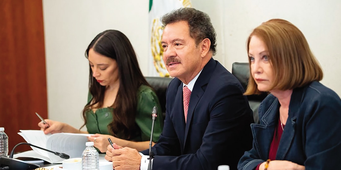 Los senadores Julieta Ramírez, Ignacio Mier y Laura Itzel Castillo, ayer.