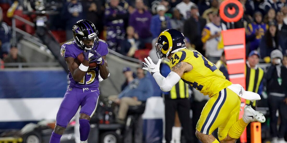 Una acción de un Los Ángeles Rams vs Baltimore Ravens de la NFL
