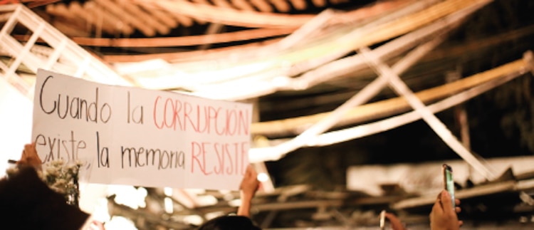 Usuarios del Metro exigen justicia en una
protesta, en mayo de 2021