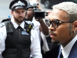 Condenan a Chris Brown a ocho meses de prisión por agresión en Londres