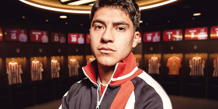 Obed Vargas, en el vestidor del Atlético de Madrid, ayer.