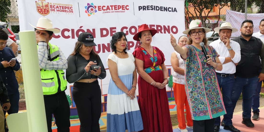 La presidenta municipal de Ecatepec, Azucena Cisneros Coss, en el Parque de Ampliación Tulpetlac.