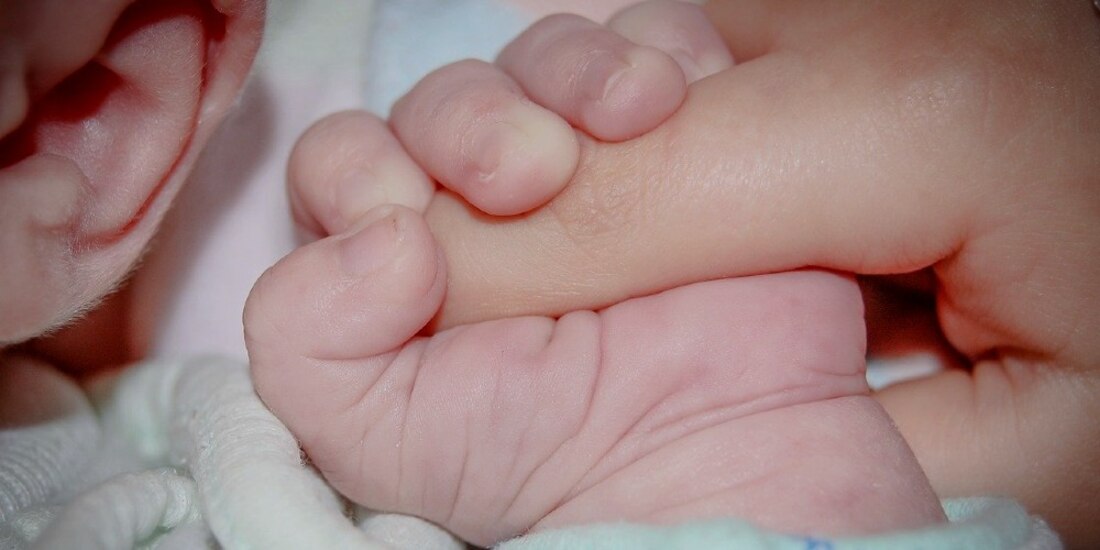 Pediatras detectan los anticuerpos en cordón umbilical de la bebé. 