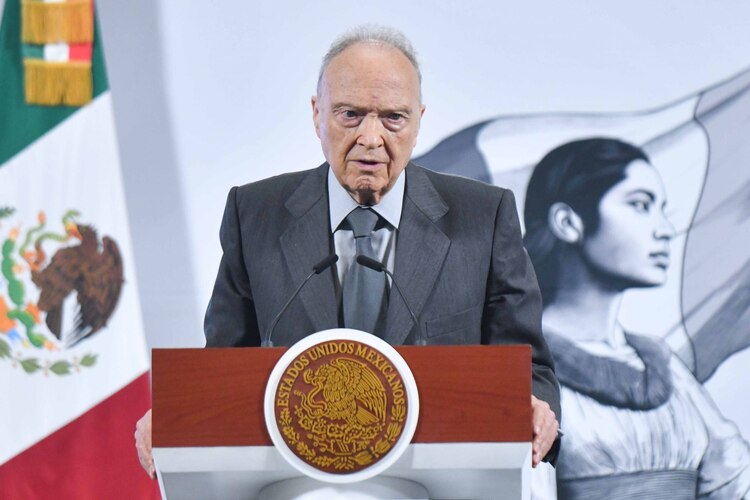 Alejandro Gertz Manero, fiscal General de la República, en la Mañanera del Pueblo.