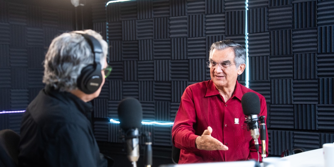 El gobernador de Tamaulipas, Américo Villarreal, durante el programa 'Diálogos con Américo'.