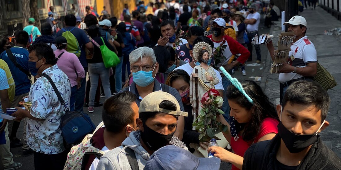 Al menos 12 mil fieles de San Judas se agolpan en iglesia sin medidas de sanidad