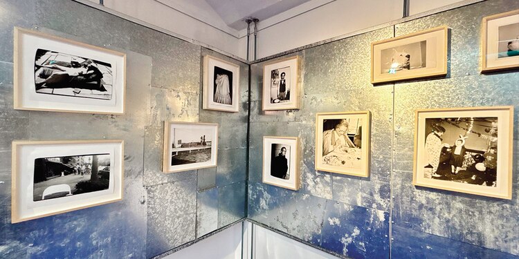 Algunas de las Polaroids que se exhiben en la muestra.