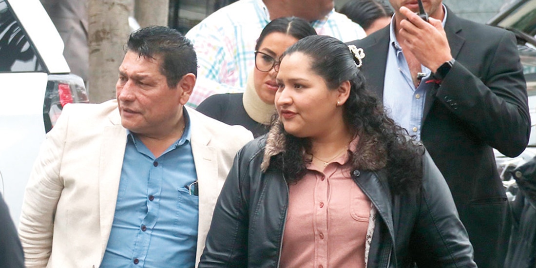 AL EXEDIL (izq.), en imagen de archivo, se le asocia con Los Rojos, pero también con el Cártel
de Sinaloa, al aparecer en un video con el presunto jefe de plaza Júpiter Araujo, El Barbas