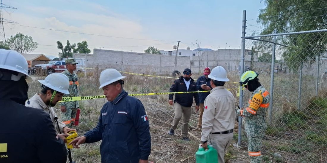Se derrumba túnel conectado a una toma clandestina en Acolman, Edomex.