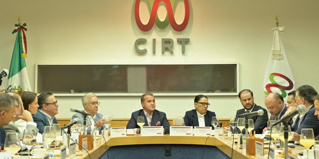 Reunión con la titular de la política interior de México.