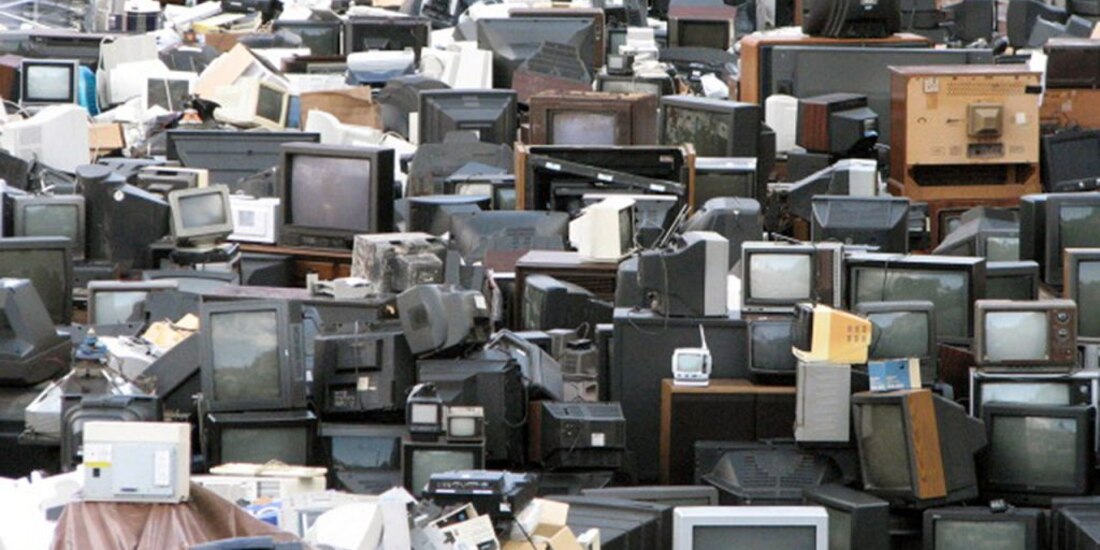 Artículos eléctricos y electrónicos para el Reciclatrón en Iztapalapa