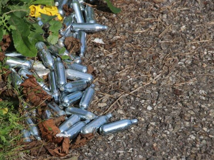 El estupefaciente consumido en Europa es vendido en pequeños tubos de metal.