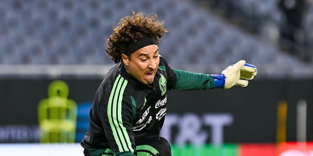 Memo Ochoa llegó a México a un mes del arranque del Mundial 2026.