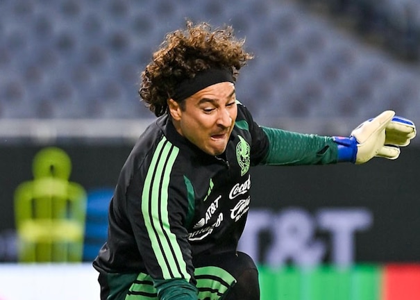 Memo Ochoa llegó a México a un mes del arranque del Mundial 2026.