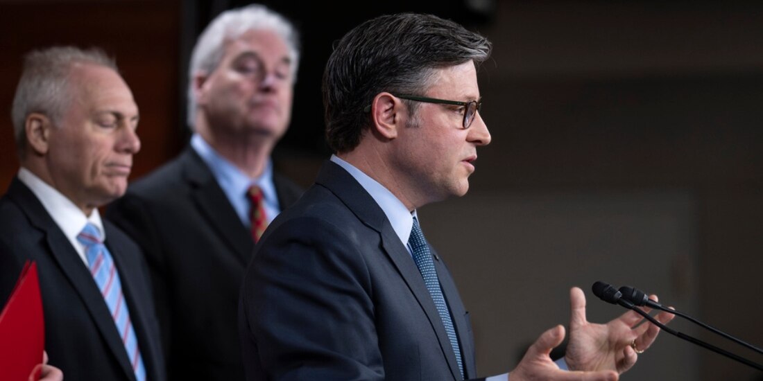 Cámara de Representantes rechaza propuesta para evitar cierre de gobierno.